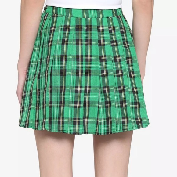 NWT Hot Topic Green Plaid Pleated Buckle Mini Skort School Girl Womens Large New - Picture 2 of 7